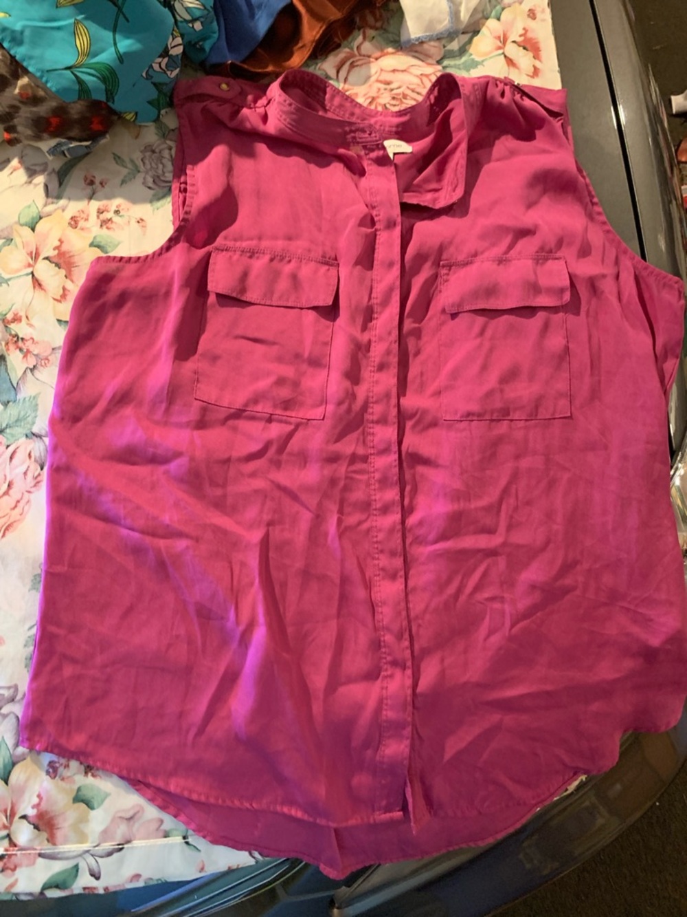 Liz Claiborne Women’s Sleeveless Fuchsia Button-Front Utility Top Size X- Large